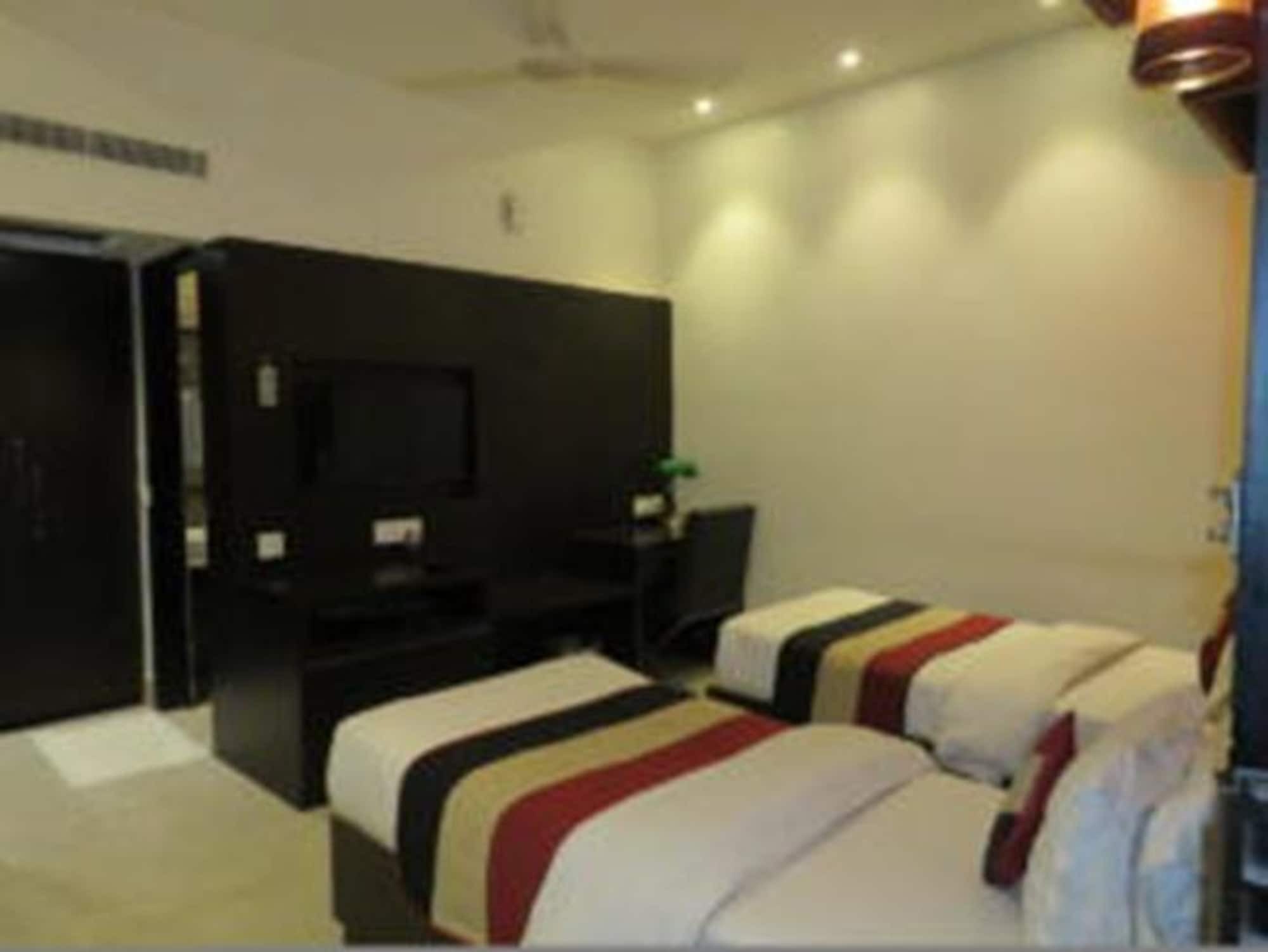 Hotel Crossroad Lucknow Eksteriør bilde