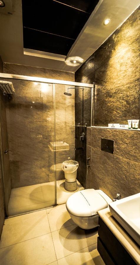 Hotel Crossroad Lucknow Eksteriør bilde