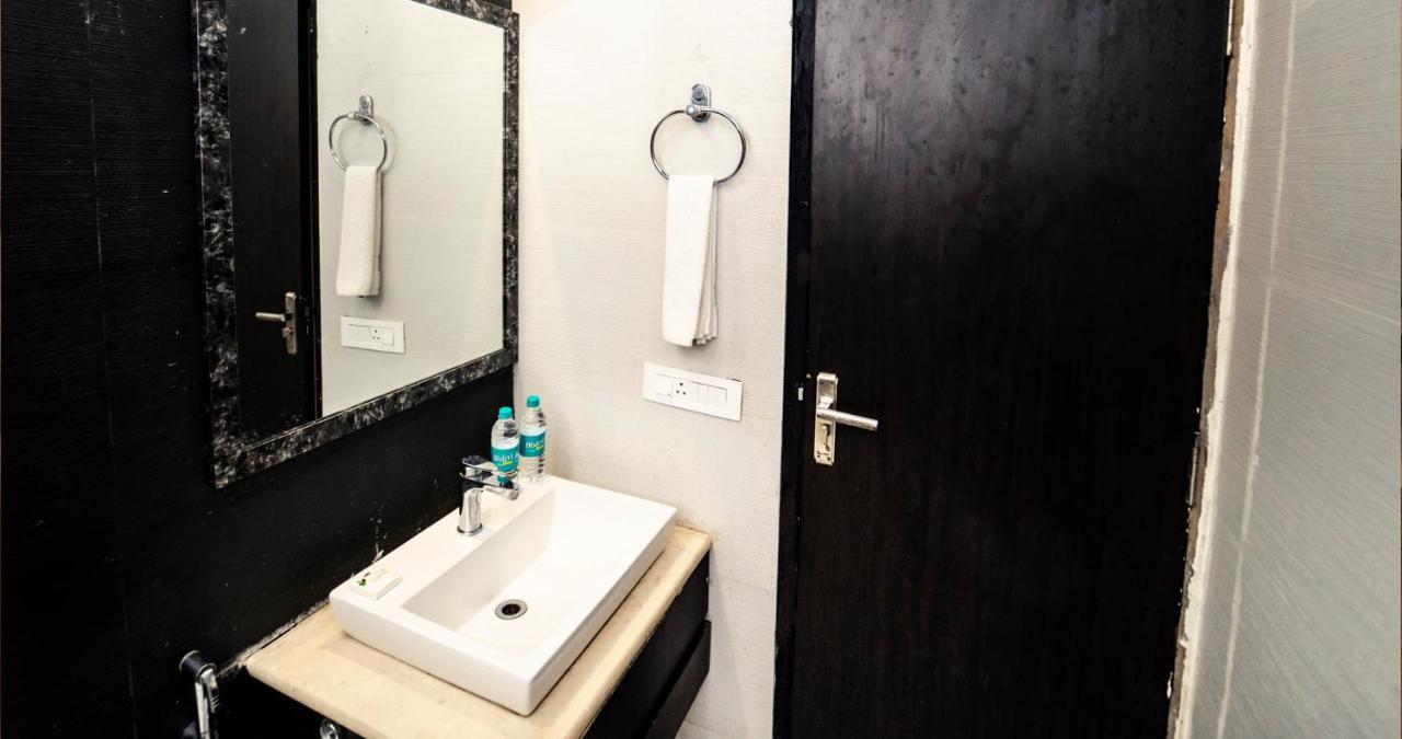Hotel Crossroad Lucknow Eksteriør bilde