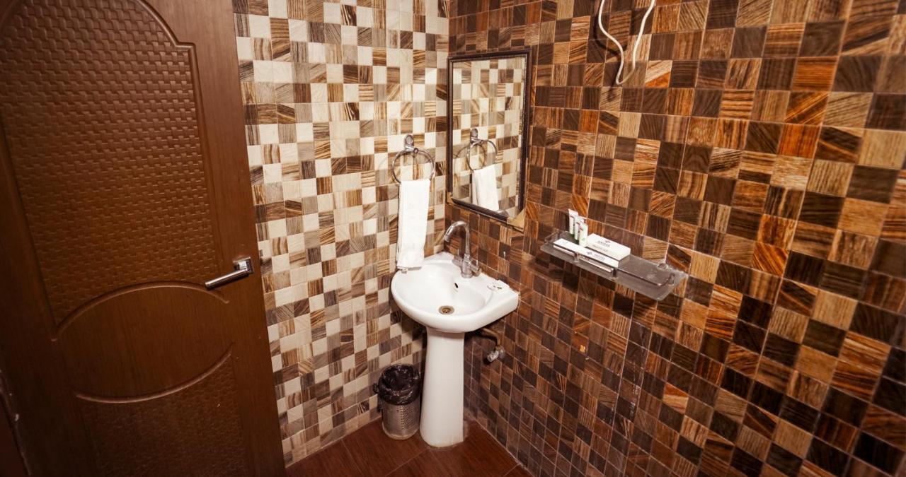 Hotel Crossroad Lucknow Eksteriør bilde